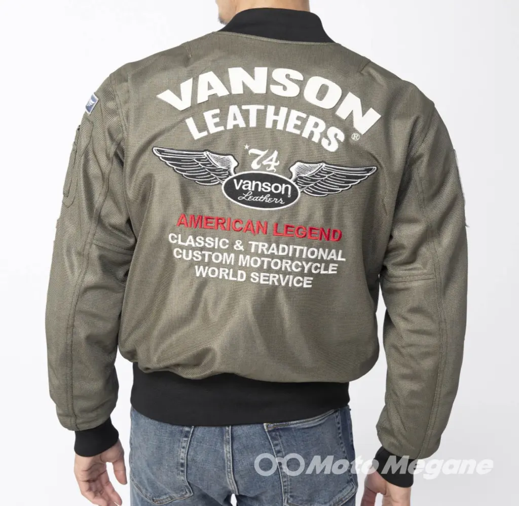 レザージャケットのイメージをそのままに機能とスタイルを両立させた