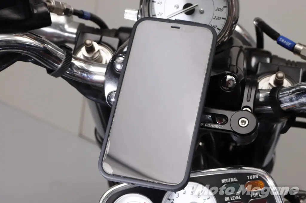バイクの振動からスマホを護る「防振性」を備えたスマホホルダー