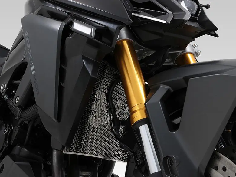 美品✨ GSX-S1000(F) ヨシムラ ラジエーターコアプロテクター ヨシムラ YOSHIMURA (ヨシムラ) ラジエターコアプロテクター