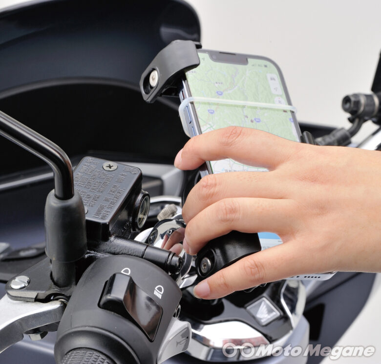 カメラを振動から守る！振動吸収デバイス付きバイク用スマホホルダーキット  MotoMeganeバイク・オートバイの情報ならパークアップ