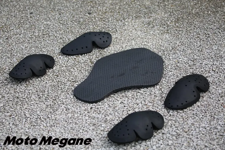 今風の落ち着いたバイク用ジャケット『ヘンリービギンズ