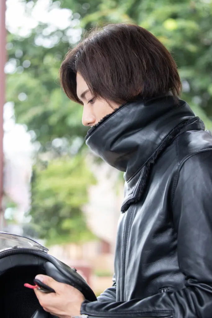 秋冬のツーリングでおしゃれに防寒 デグナーからレザーネック