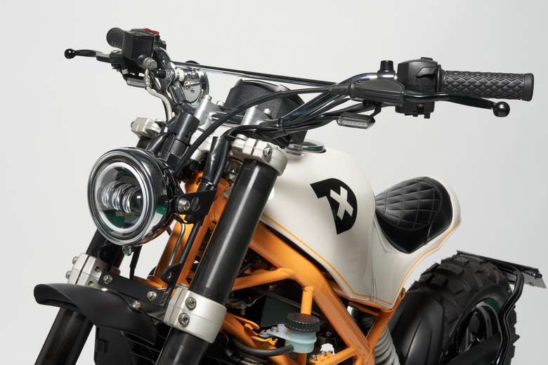 Deus Ex Machina Beluga XM (KTM DUKE200)