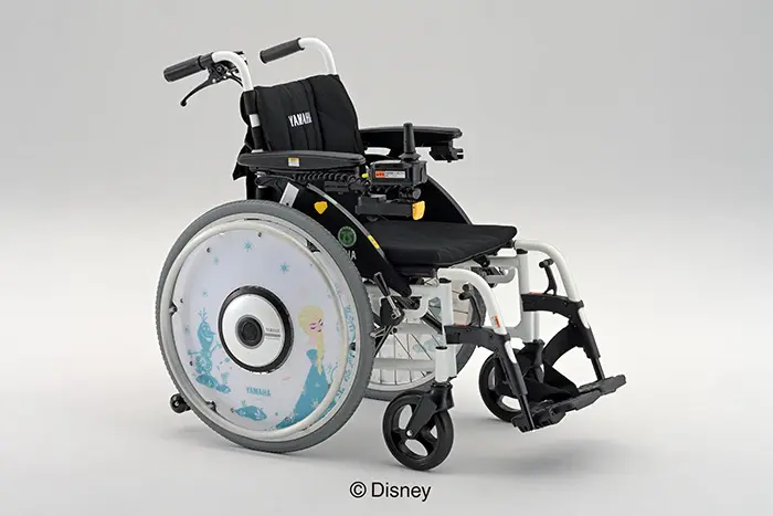 オシャレな車いす！「アナと雪の女王」が車いす用スポークカバー