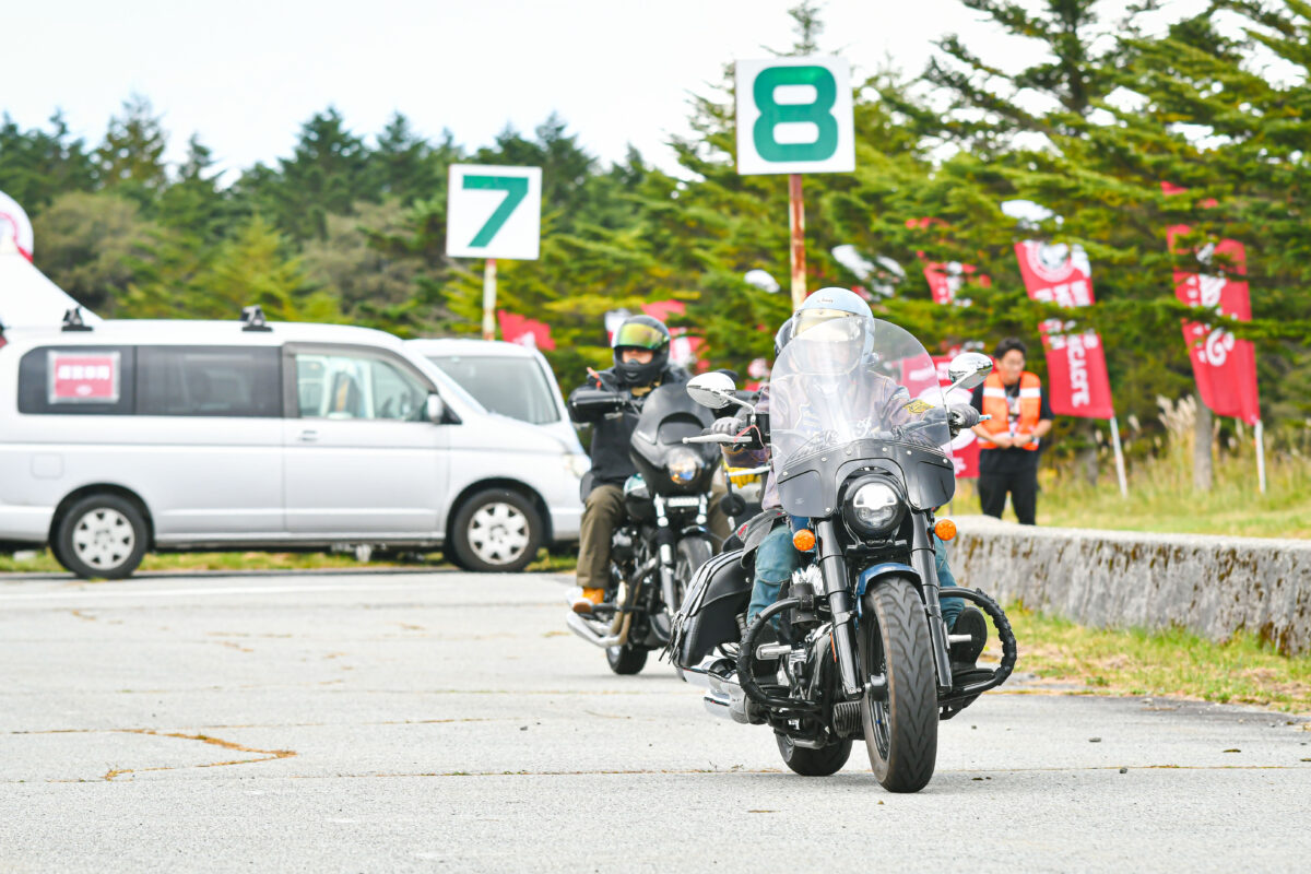 絶好のツーリング日和!個性派カスタムバイクも集結!「INDIAN RIDERS DAY JAPAN」潜入レポート | 【モトメガネ】バイク ...