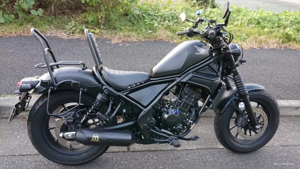 レブル250をワンオフカスタム!! 社外シートを更に改良し唯一無二