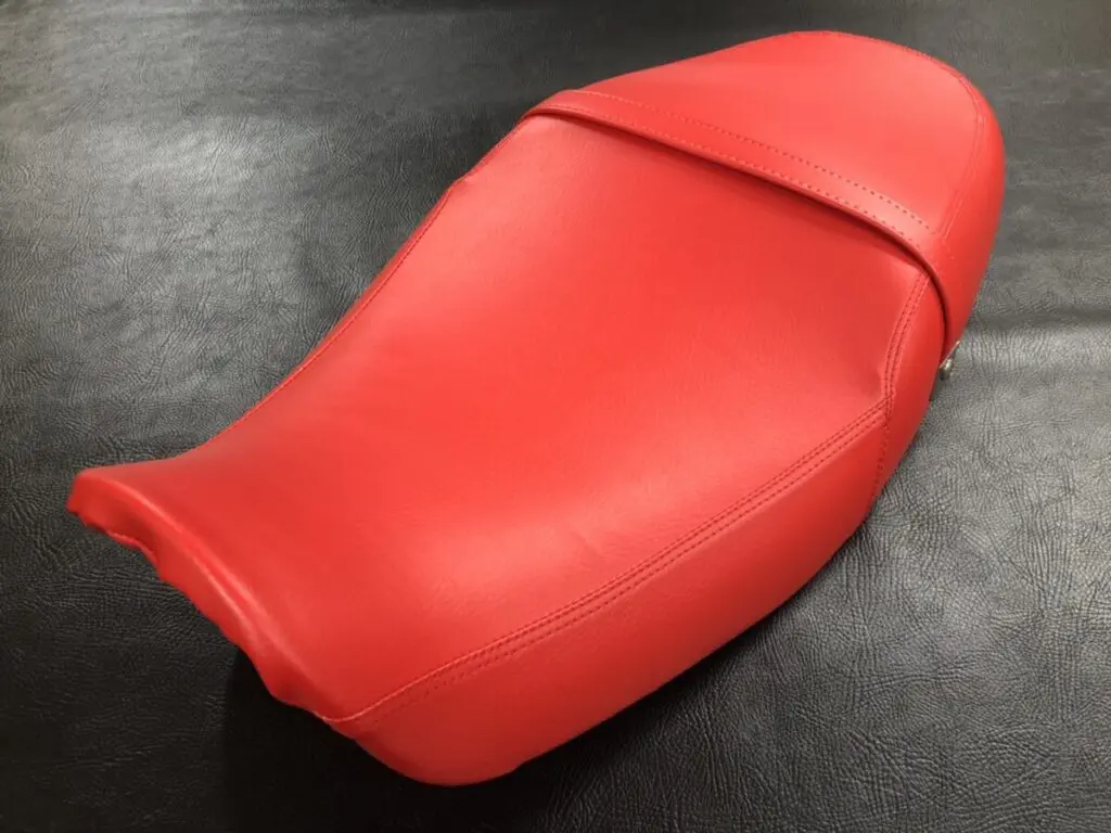 シートでここまで変わる!? Z900RSは差し色カスタムでネオクラシック度