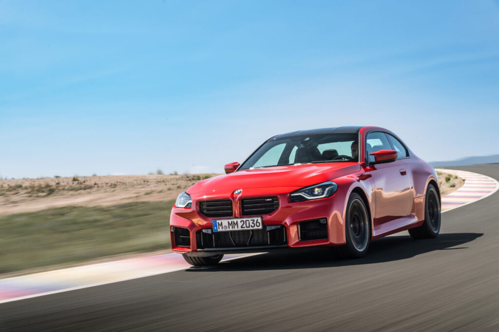 新型「BMW M2」発売　コンパクトボディと俊敏なハンドリングで駆けぬける歓びを実現