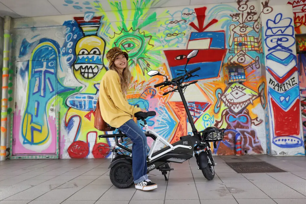 乗り方自由な折り畳み式電動スリーター「PXiD-F2」が3月発売