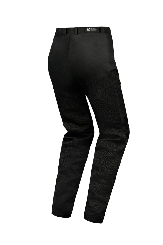 大人の春夏バイクウェア 快適性を追求したアパレルアイテムがIXONから