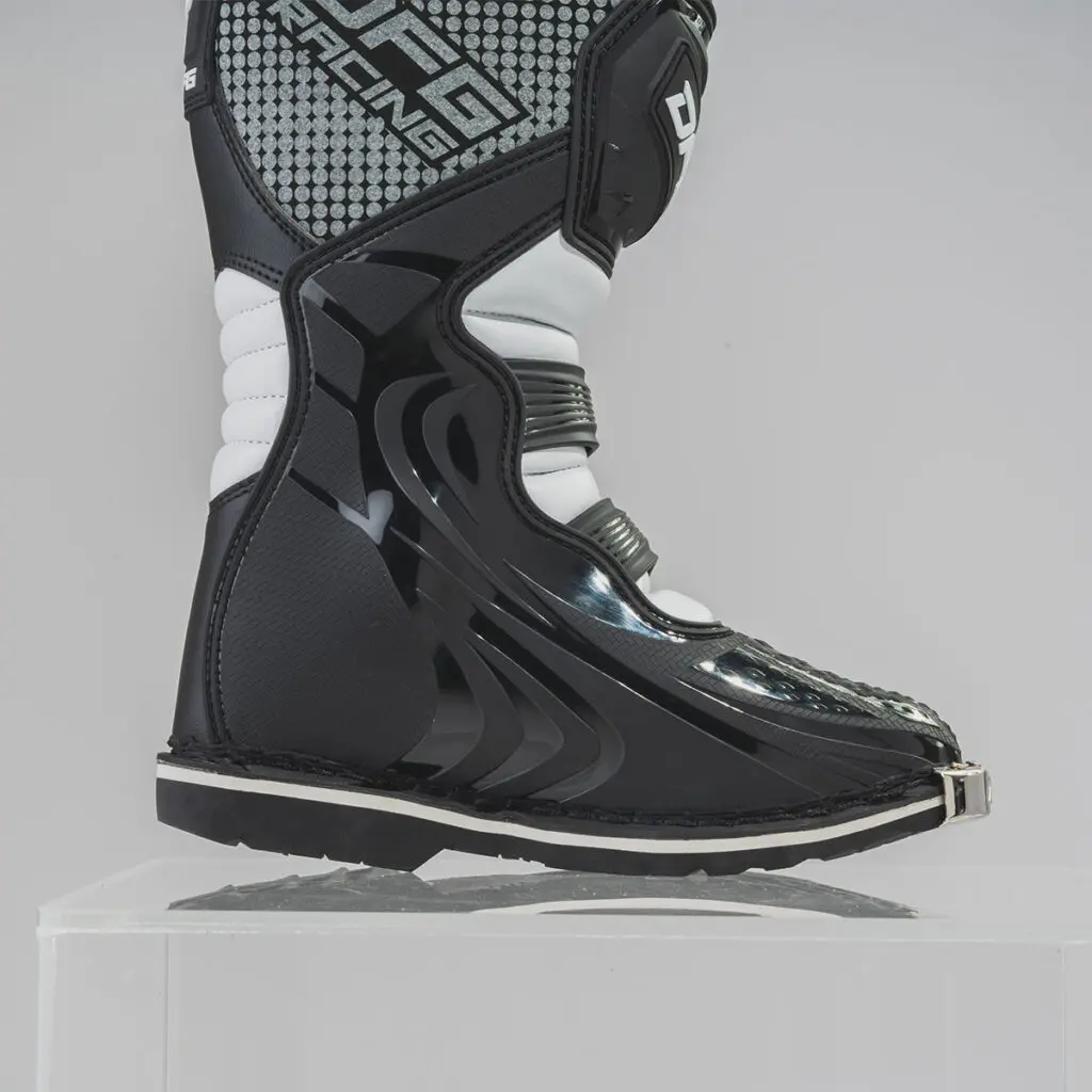 小さくても高機能!本格派キッズライダー用モトクロスブーツが 小さくても高機能!本格派キッズライダー用モトクロスブーツが