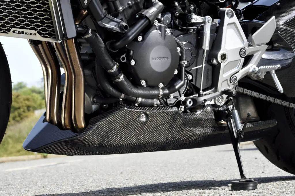 レーシングクオリティのCB1000R用パーツ マジカルレーシングから続々