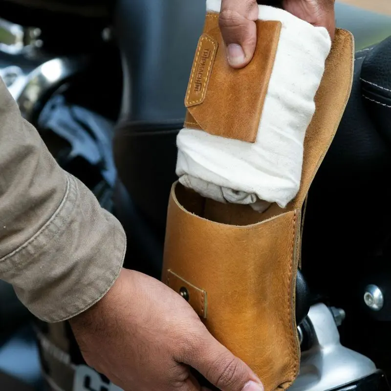 バイクのワンポイントにも最適 トリップマシンの新作ヘルメットバッグ