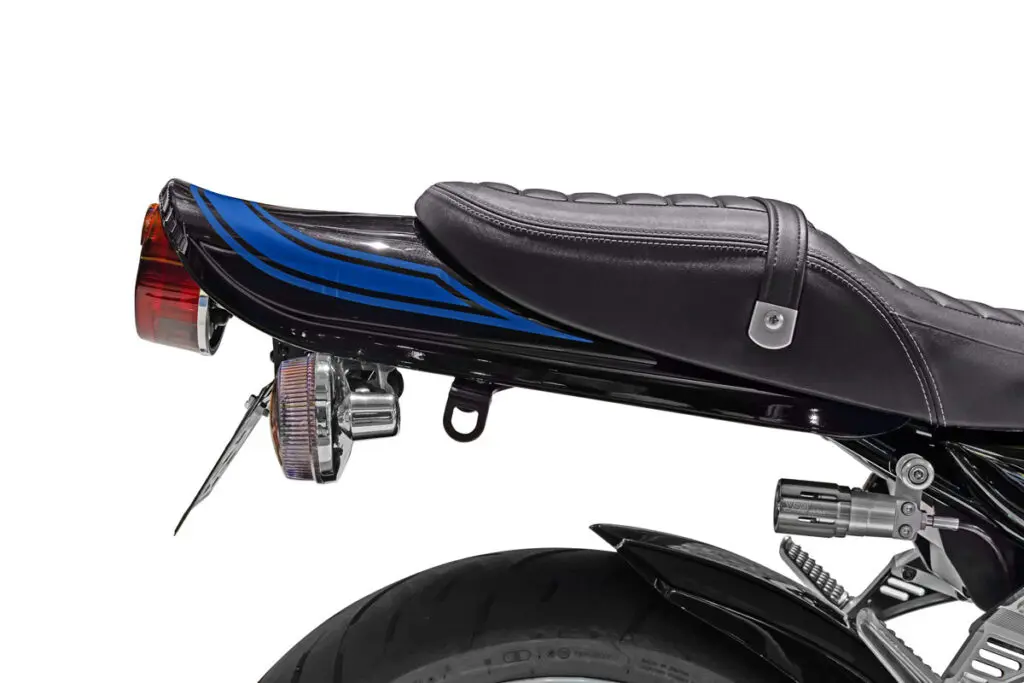 送料無料　2025 新車外し品 純正　Z900RS テールカウル　リア　ブラック 送料無料 2025 新車外し品 純正 Z900RS テールカウル リア