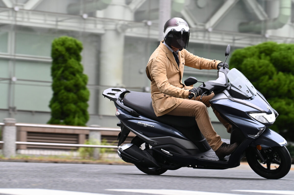 スズキのバーグマン150cc 　セル始動でメットインも広いです。 スズキが新型車「バーグマンストリート125EX」を発売！ 価格も魅力的な