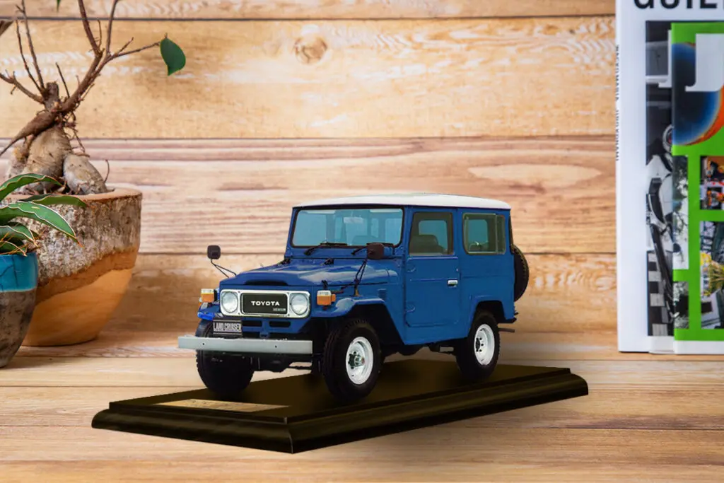 【400台限定】ランクル40 ミニカー　1/18 限定400台！ランクル“40”の1/18ミニカーがシリアルナンバー付きで登場