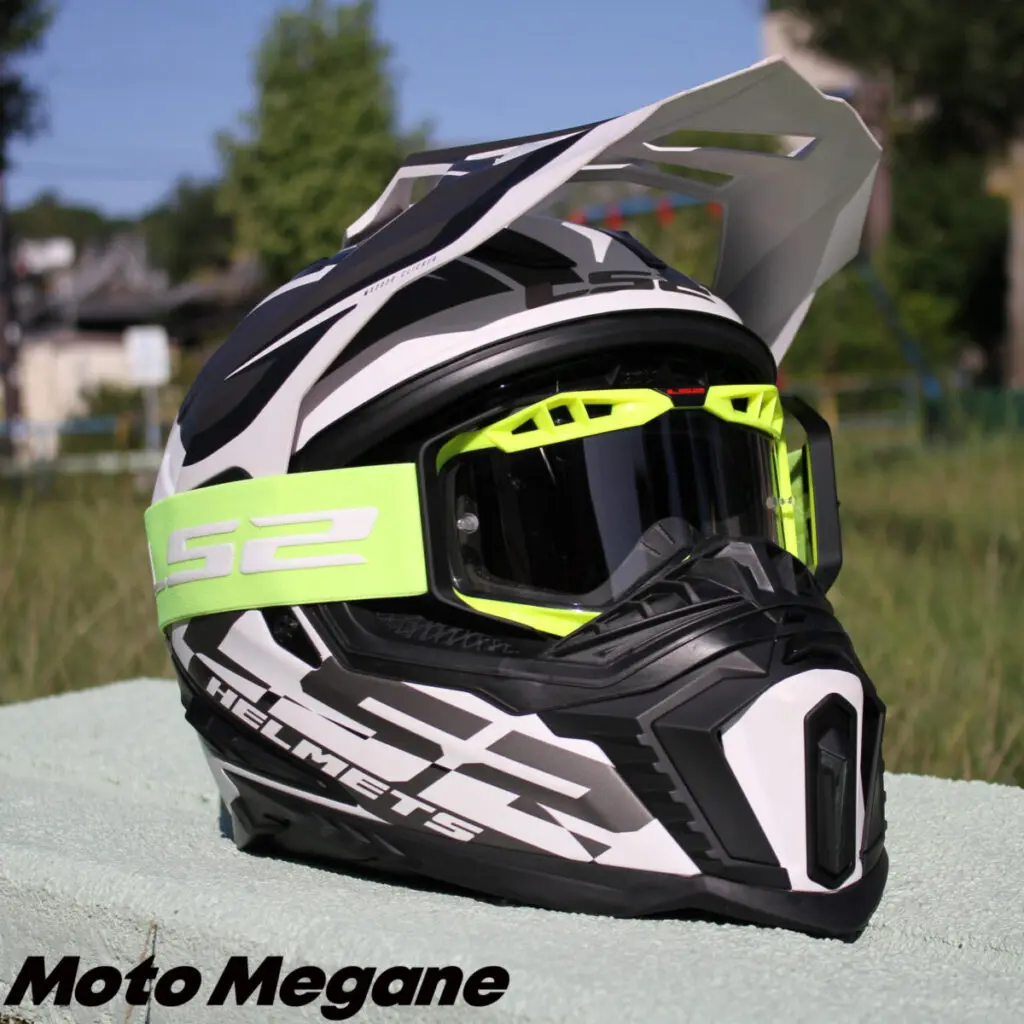 LS2のオフロードバイク用ゴーグルを各社ヘルメットで試着して比較して