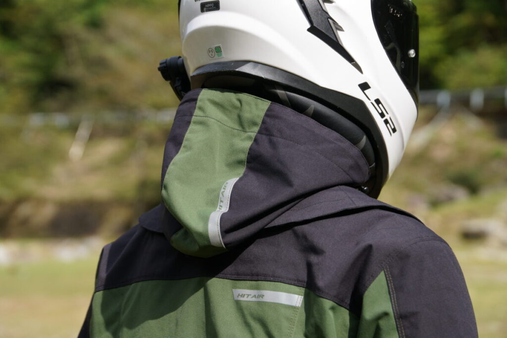 高い安全性を備えたエアバッグジャケットが、街乗りにも合わせやすいカジュアルなデザインとなった！