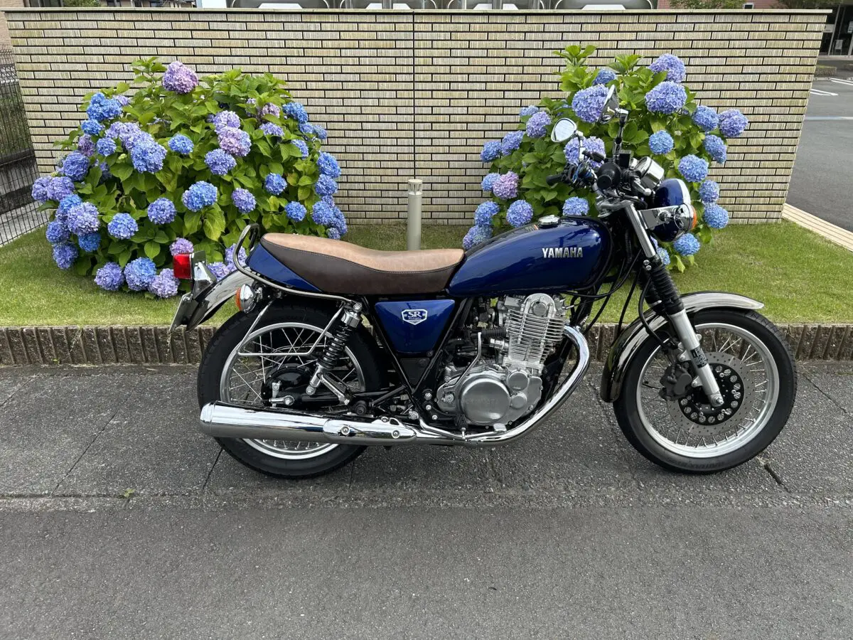 新品！ 純正Yamaha SR400用パーツ 新品多数 純正っぽさを残した拘りのカスタムパーツが光る SR400【みんなのバイク