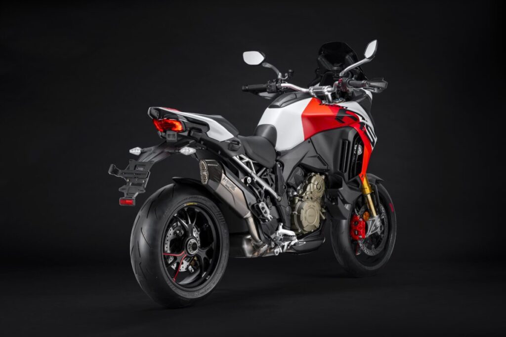 スーパーバイクとツーリングバイクを掛け合わせた「ムルティストラーダV4 RS」発表