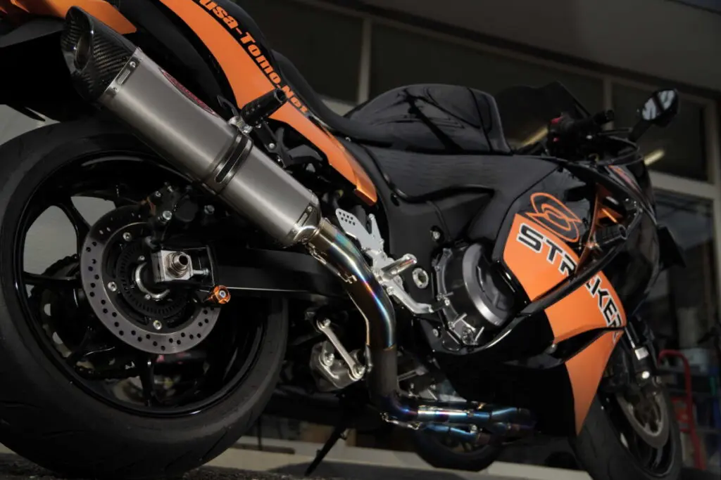 Hayabusaのポテンシャルをさらに高めるフロントウイング＆1本出し