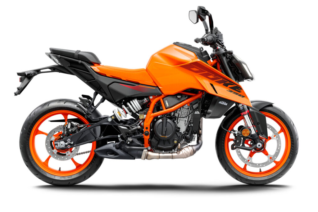 新型KTM 390 DUKEの予約販売を開始！AICHI SKY EXPOにて国内初披露