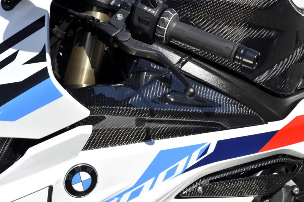 愛車をサーキット仕様に！ S1000RR用のアンダーカウルなどが新登場