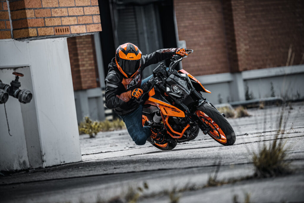 新型KTM 390 DUKEの予約販売を開始！AICHI SKY EXPOにて国内初披露