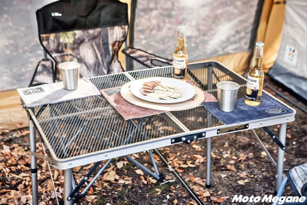 暖かいキャンプ飯が食べたい！熱々クッカーも載せられるメッシュ