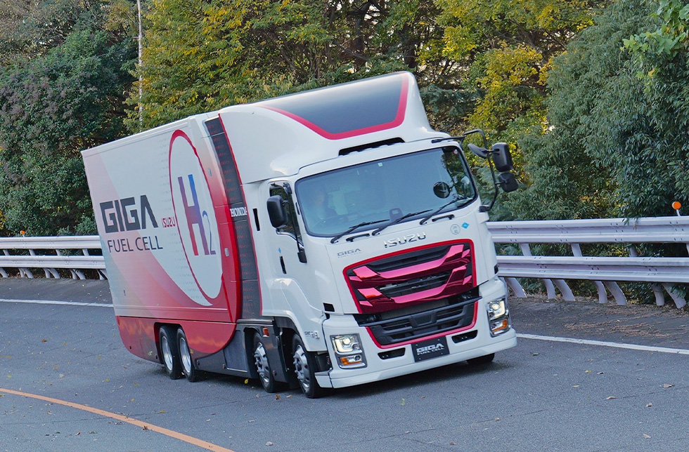 ホンダといすゞが燃料電池を搭載した大型トラックの公道実証走行を開始