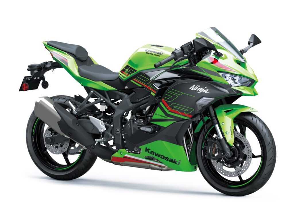 カワサキ「Ninja ZX-25R SE」が日本バイクオブザイヤー2023で大賞を受賞