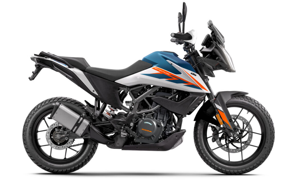 新グラフィックを採用したストリートモデルTRAVEL7機種を発表　KTM