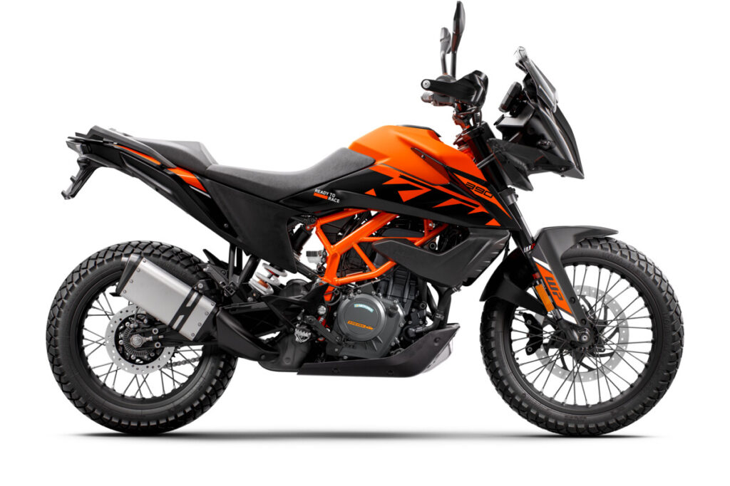 新グラフィックを採用したストリートモデルTRAVEL7機種を発表　KTM