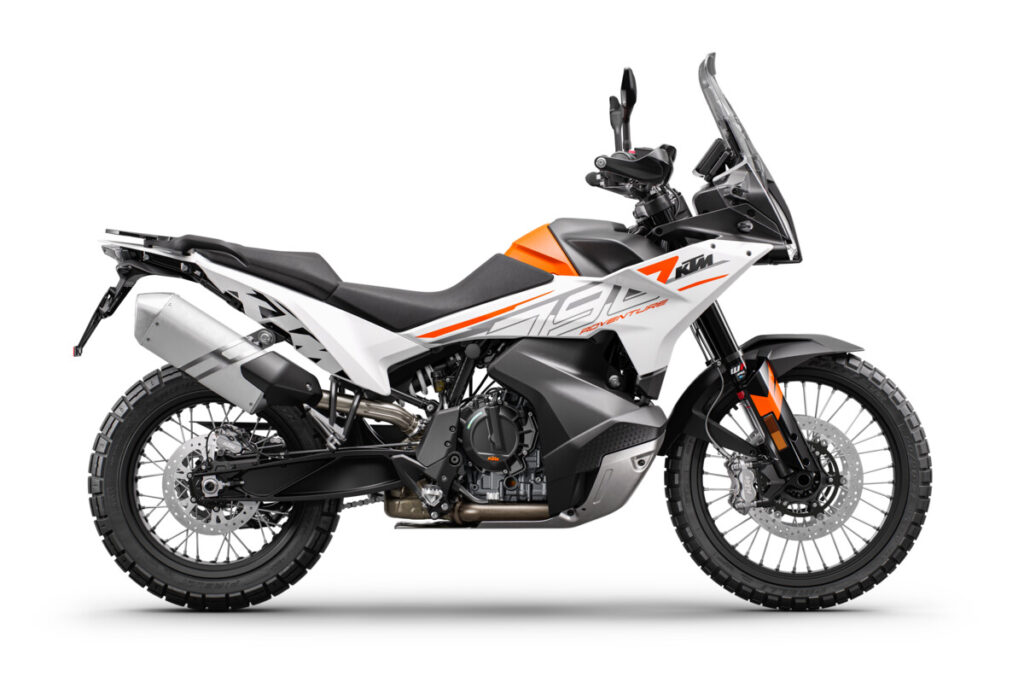 新グラフィックを採用したストリートモデルTRAVEL7機種を発表　KTM