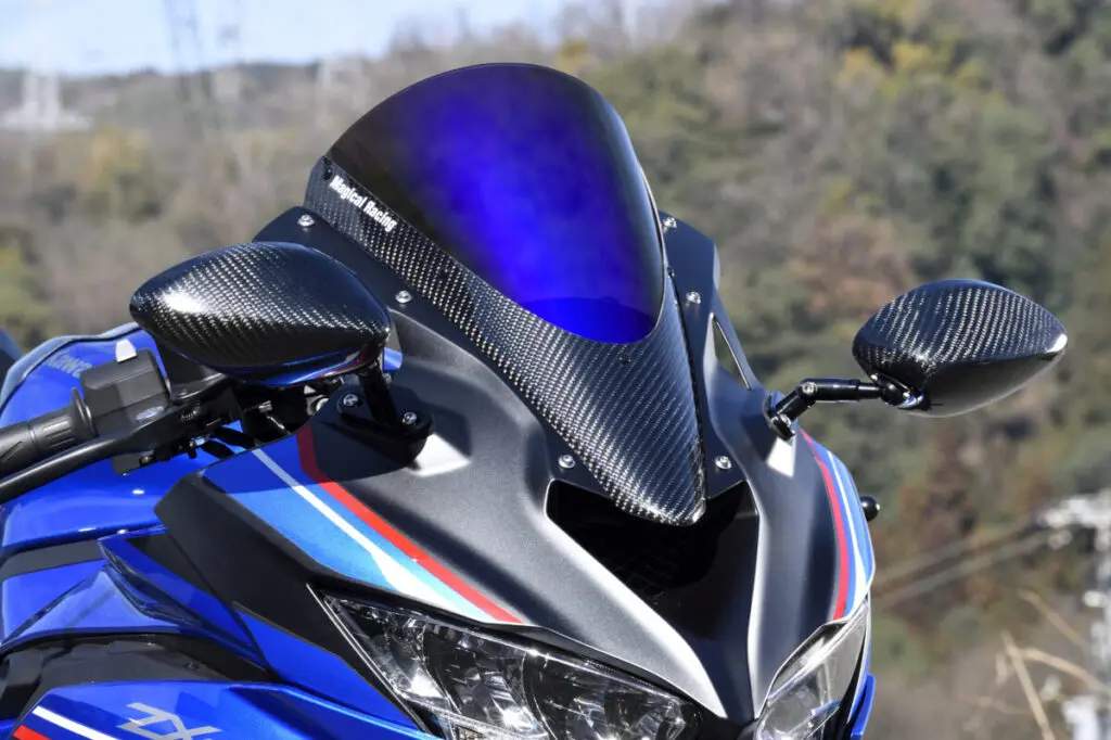 見た目も性能もワンランクUP！ マジカルレーシングからZX-4R用パーツ