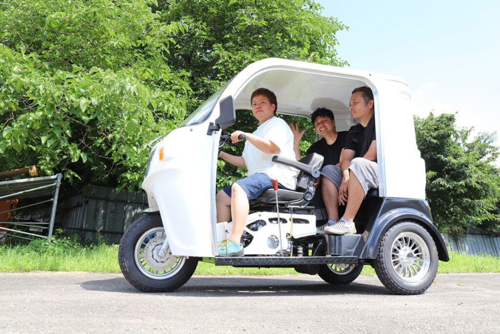 バイクと車のイイトコどり　トライク「APtrikes125」2024モデル発表