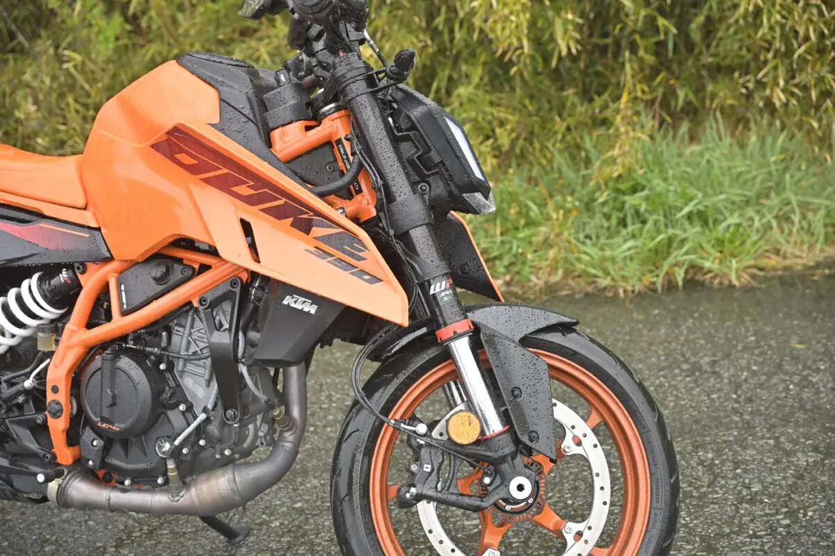 装備を充実し、エンジンはパワーアップ！ フルモデルチェンジしたKTM
