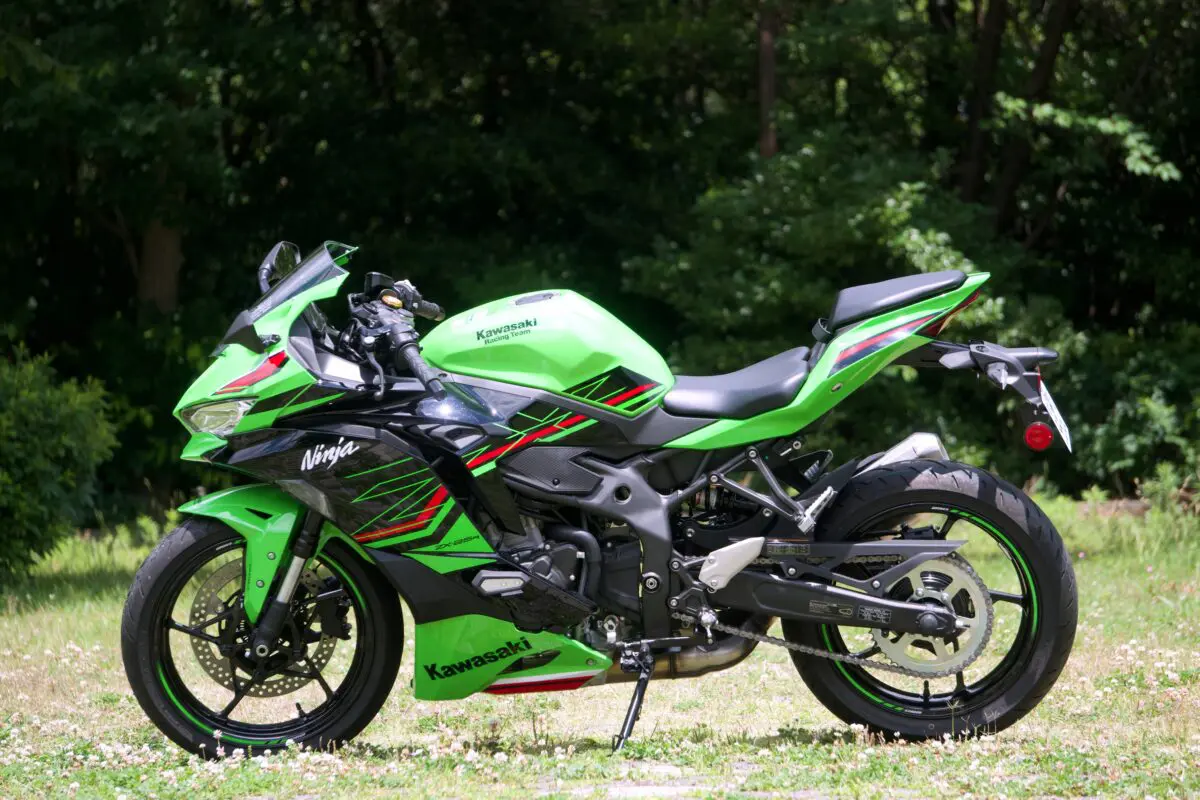 人気の250ccクラスのバイクを比較！CB250R、GSX250R、NINJA ZX-25R