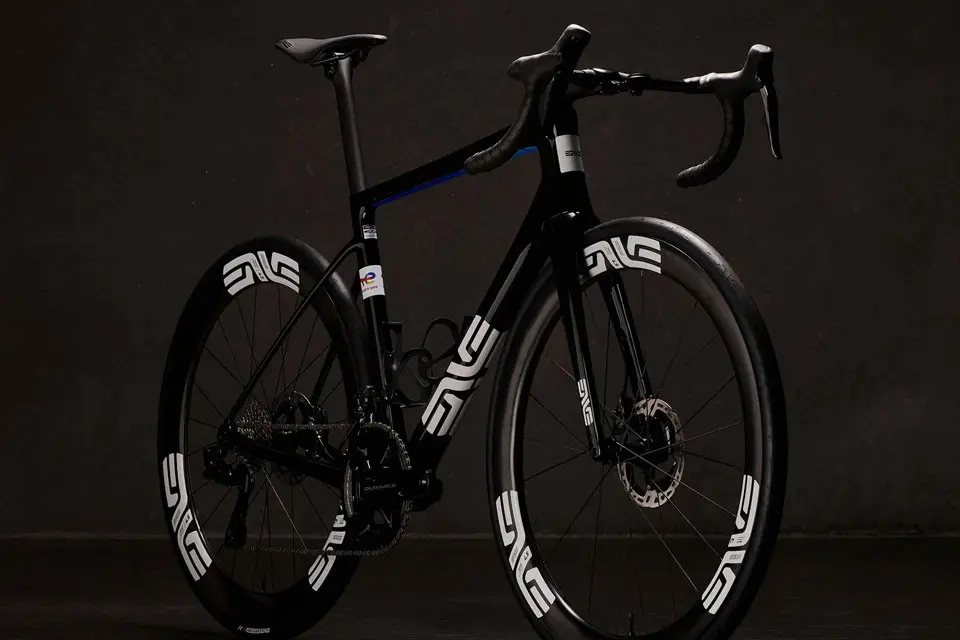 日本で10本限定！ENVE「TEAM TOTALENERGIES REPLICA MELEE」発売