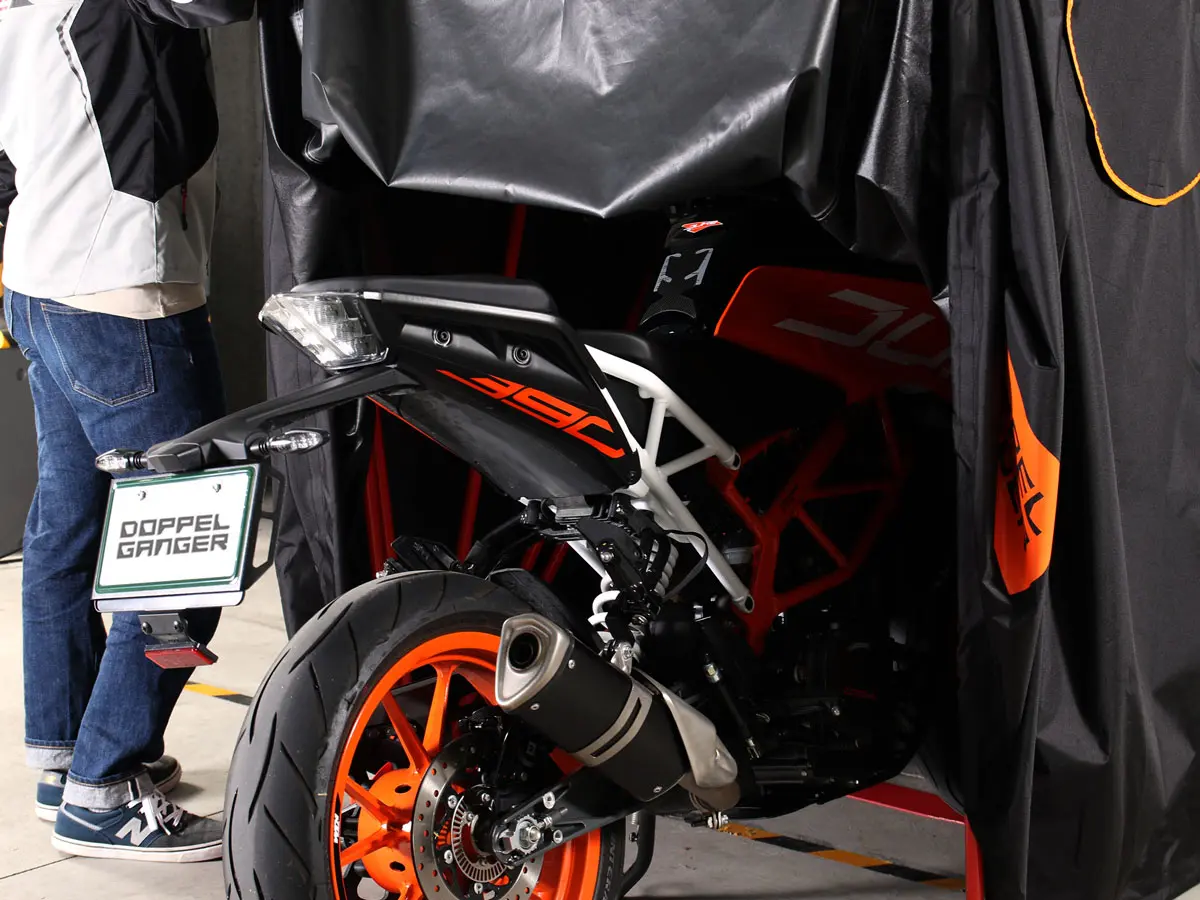 バイクカバーから卒業！ 操作も簡単な「バイクシェルター3」発売