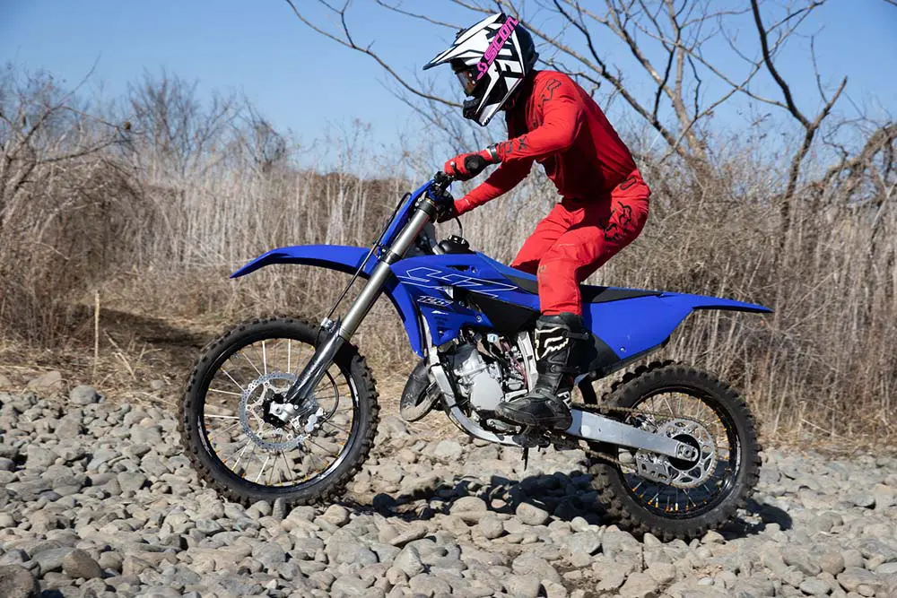 新型YZ125を18インチホイールに換装してエンデューロを楽しむ