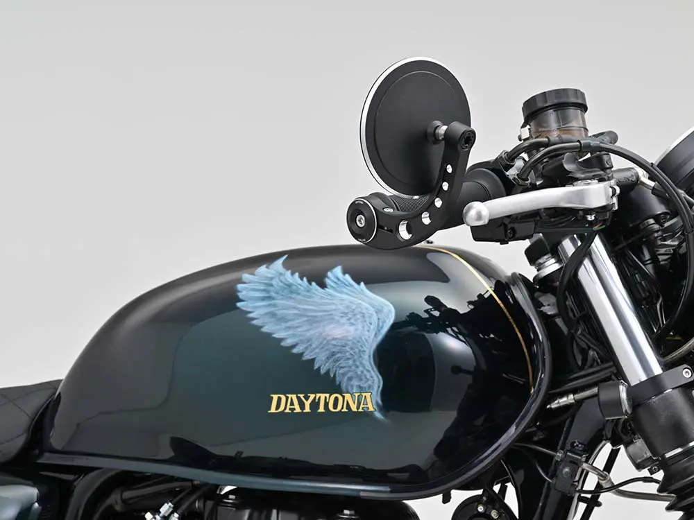 ハンドル周りをスマートに デイトナのハイビジミラーにバーエンド