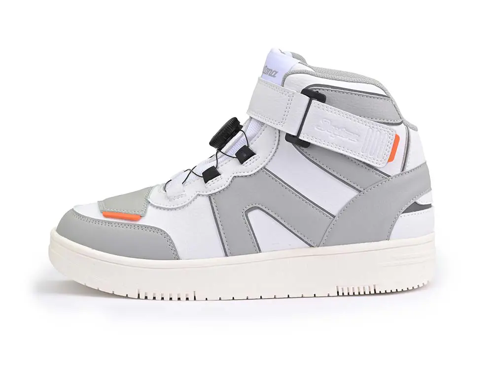 街歩きもツーリングもこれ一足！デイトナから防水ライディングシューズ