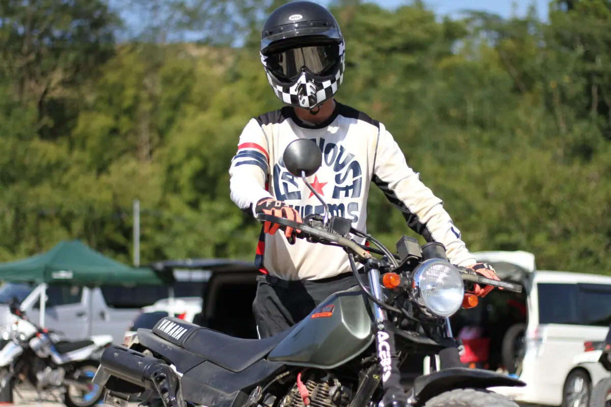 ブロックタイヤ+TWは最高の冒険バイク TW225 | 【モトメガネ】バイク