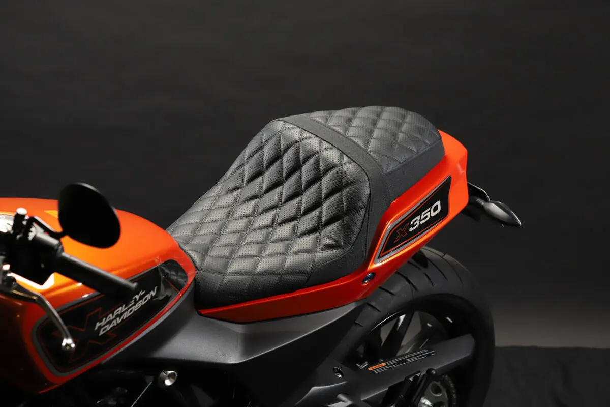 ライディングを安定させる！X350対応シートのクラウドファンディング