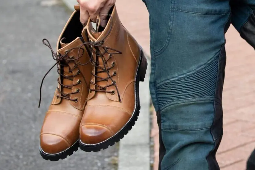 シーンを選ばず使える！デグナーが「バイカーズブーツ」をリニューアル