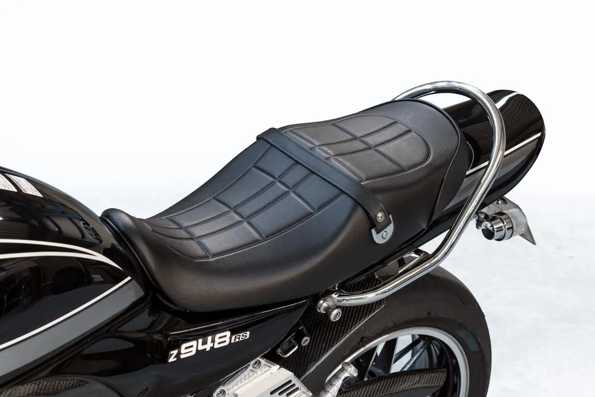 Z900RSをZ1/Z2風ネオクラシックに！ PMCからARCHIシートASSY発売