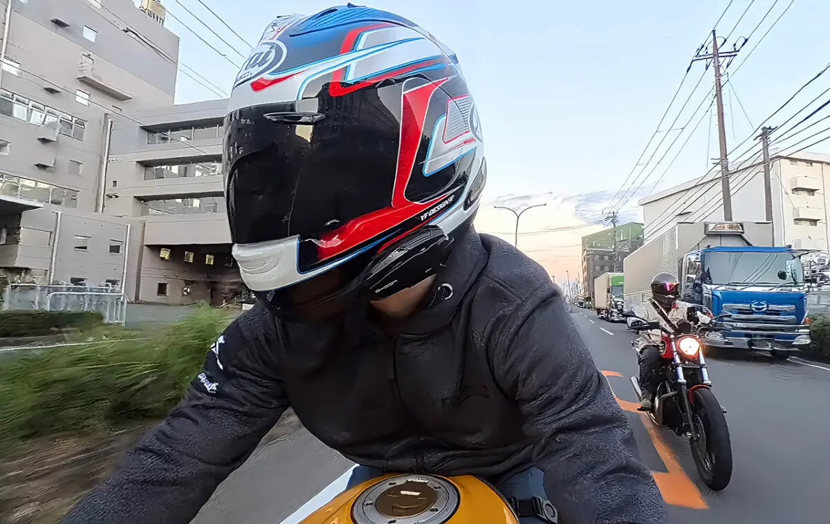 深夜の工場地帯まで夜走り！ツーリングを盛り上げてくれる最強インカム