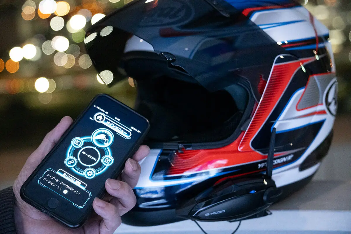 深夜の工場地帯まで夜走り！ツーリングを盛り上げてくれる最強インカム