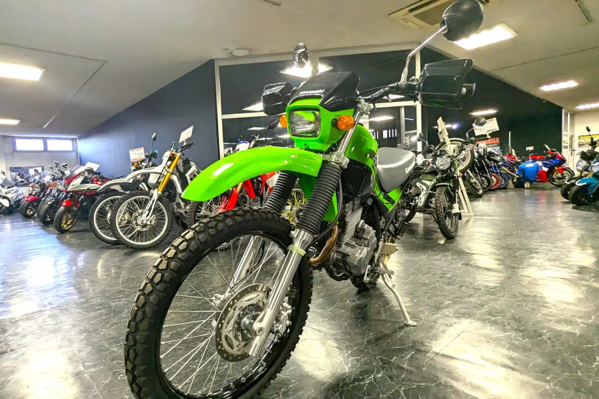 17年ぶりに登場！カワサキ・シェルパのルーツを探る！ | 【モトメガネ